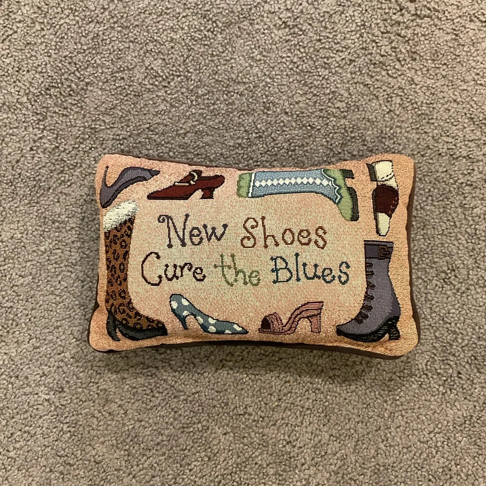NEW Vintage ‘New Shoes Cure The Blues’ Vintage Decorative Bed Chair Dress Pillow